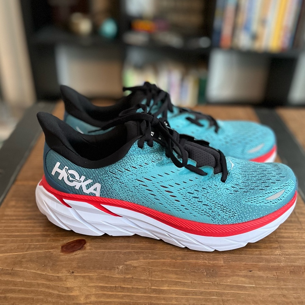 Hoka Clifton Men’s Size 8 2E / Women’s Size 9.5 Wide